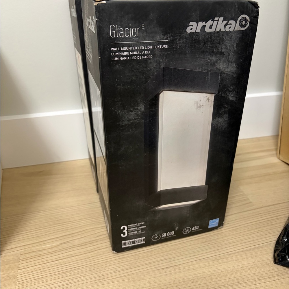 Glacier Wall Mounted LED Light Fixture - Black